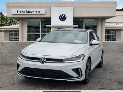Used 2025 Volkswagen Jetta SE w/ Sunroof Package