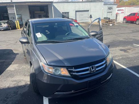 Used 2014 Honda Odyssey EX image 2