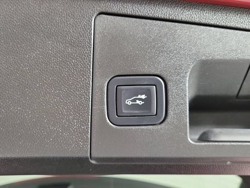 Used 2022 Cadillac XT4 Sport w/ Enhanced Visibility Package FWD image 8