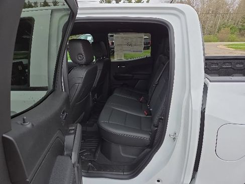 New 2026 Chevrolet Colorado LT w/ LT Convenience Package AWD/4WD image 22