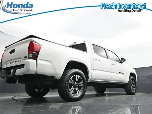 Used 2019 Toyota Tacoma TRD Sport AWD/4WD image 35