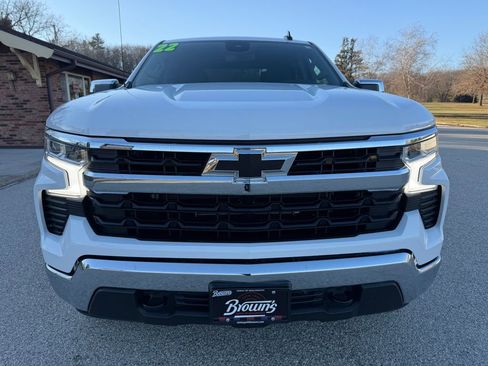 Used 2022 Chevrolet Silverado 1500 LT image 2