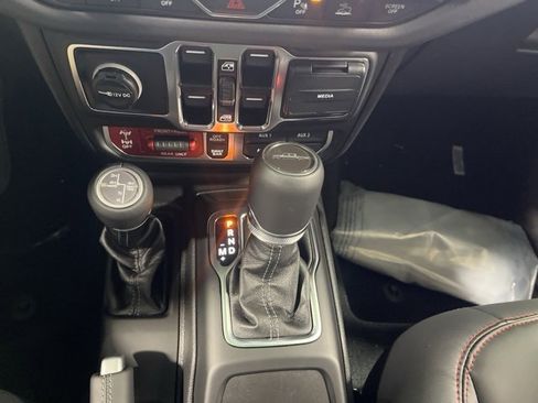 New 2025 Jeep Gladiator Rubicon image 20