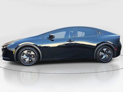 Certified 2026 Toyota Prius Plug-In Hybrid FWD image 8