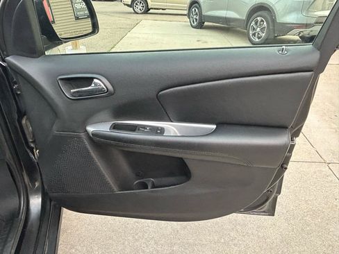 Used 2012 Dodge Journey FWD image 16