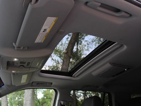 Used 2019 Chevrolet Tahoe Premier AWD/4WD image 22