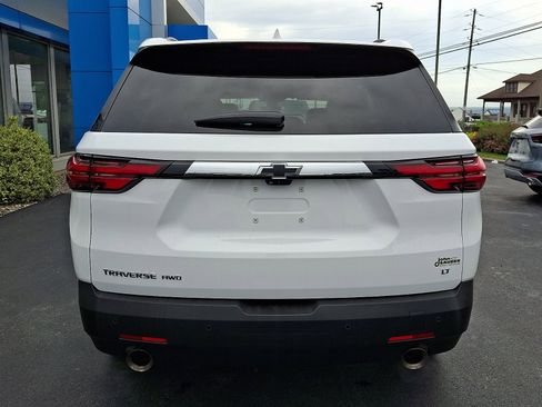 Used 2023 Chevrolet Traverse LT w/ Rear Camera Mirror Package AWD/4WD image 5
