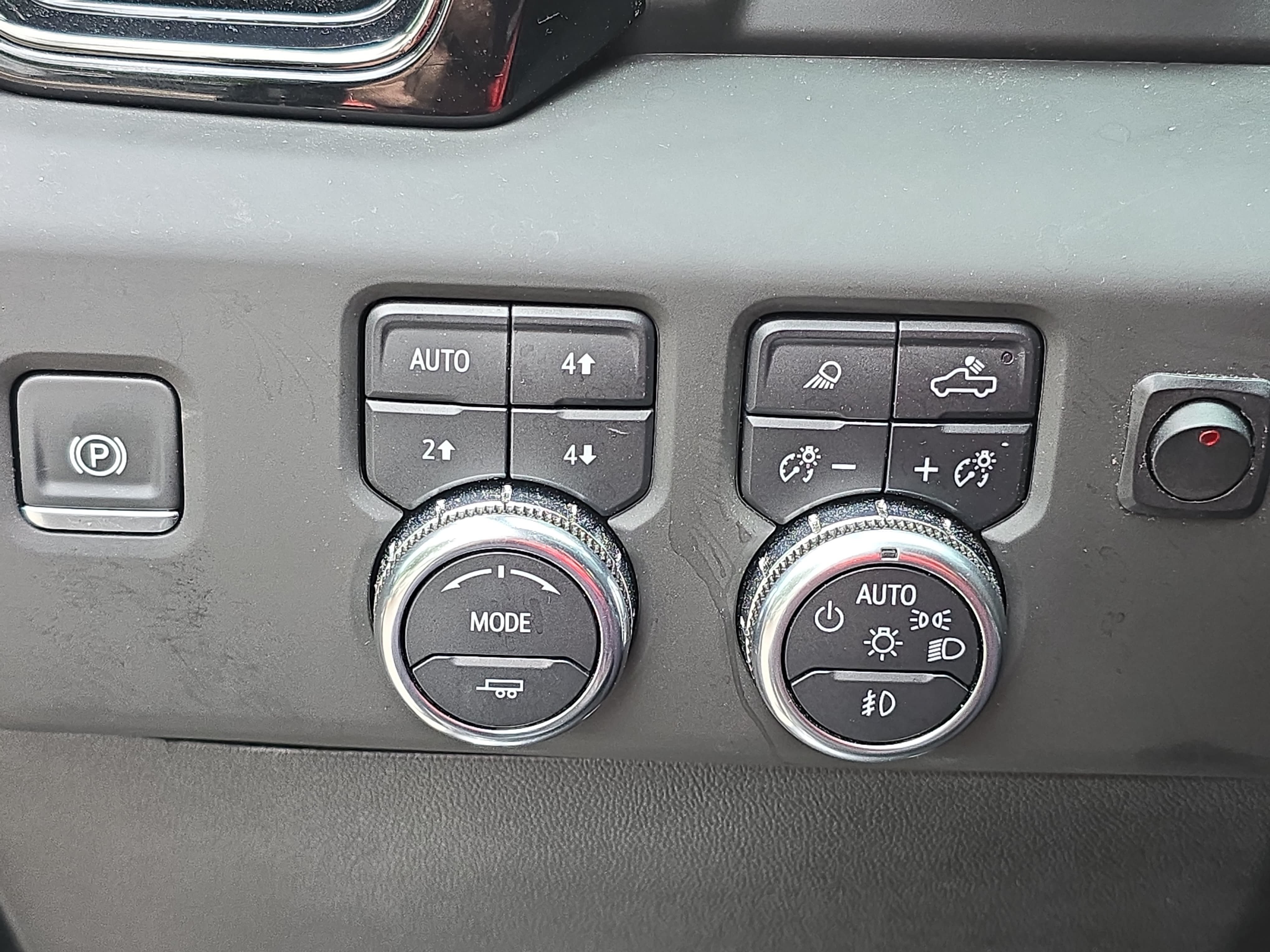 Used 2025 GMC Sierra 2500 AT4 w/ AT4 Premium Plus Package AWD/4WD image 25