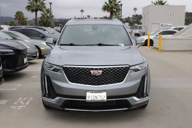 Used 2024 Cadillac XT6 Premium Luxury FWD image 2