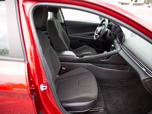 Used 2024 Hyundai Elantra SEL FWD image 23