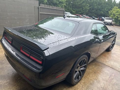 Used 2018 Dodge Challenger R/T Scat Pack RWD image 4