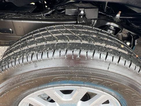 Used 2025 Toyota Tacoma SR5 image 8