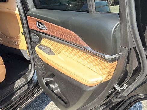 Used 2025 Jeep Grand Cherokee L Summit w/ Rear Seat Video Group I AWD/4WD image 21