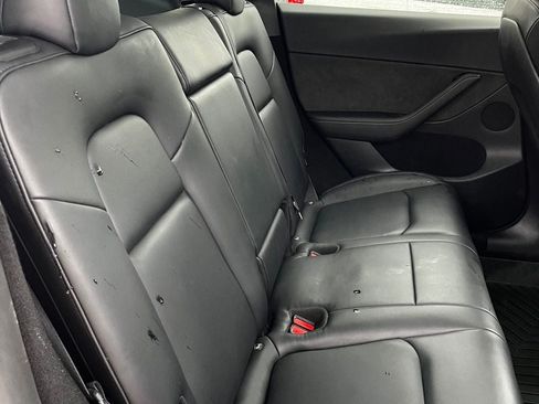 Used 2024 Tesla Model Y 2WD image 19