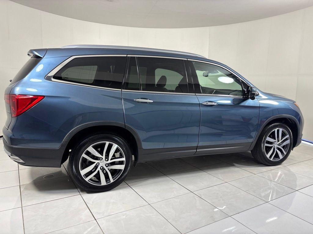 Used 2017 Honda Pilot Touring image 6