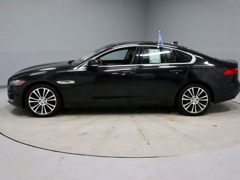 Used 2020 Jaguar XF Prestige image 7