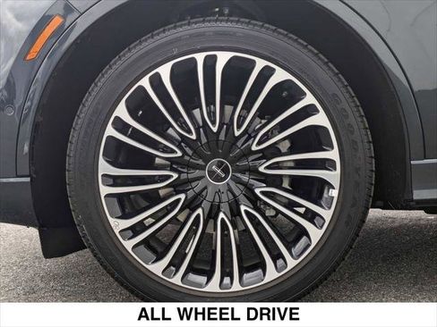 Used 2023 Lincoln Aviator Black Label w/ Dynamic Handling Package AWD/4WD image 9