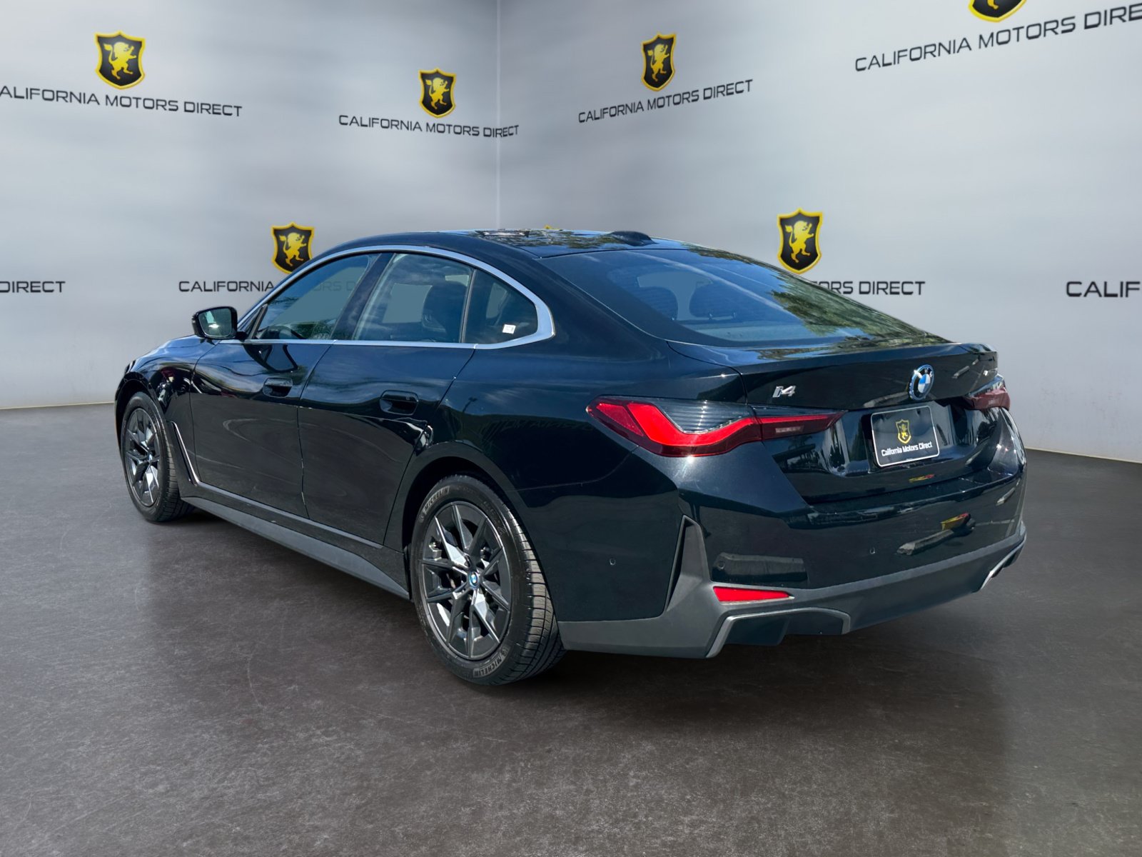 Used 2023 BMW i4 eDrive35 RWD image 3