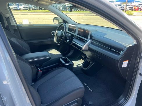 Used 2024 Hyundai Ioniq 5 SEL RWD image 38