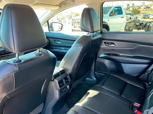 Used 2025 Nissan Murano SV image 19