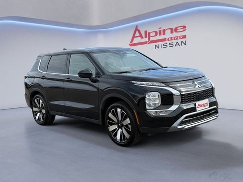 Used 2025 Mitsubishi Outlander SE image 7