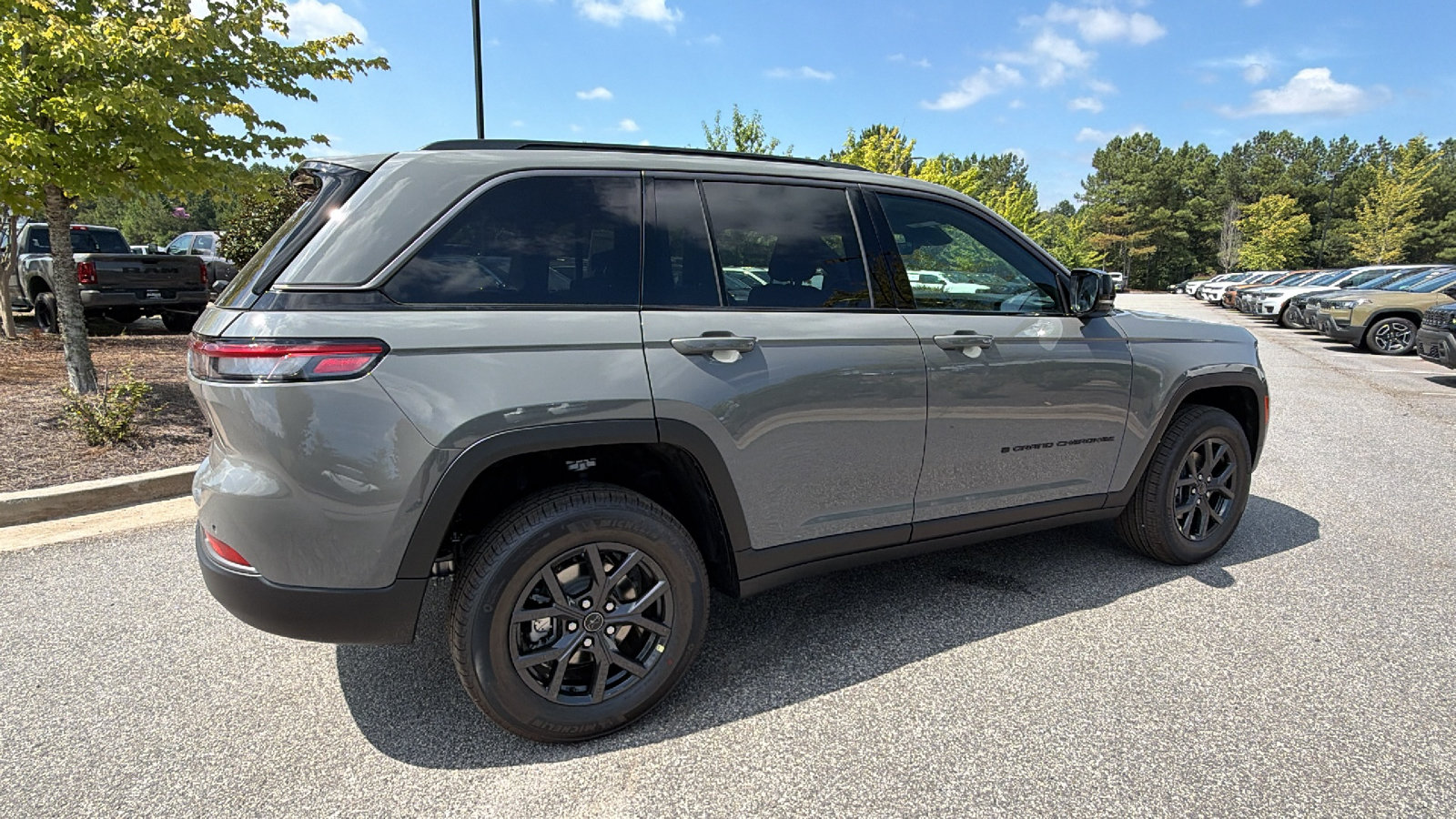 New 2027 Jeep Grand Cherokee Altitude RWD image 8