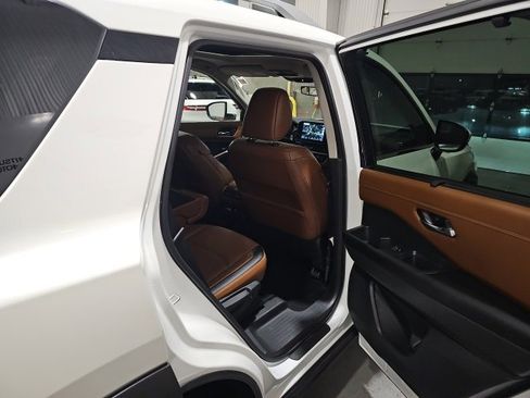 Certified 2023 Nissan Pathfinder Platinum w/ Cargo Package image 26