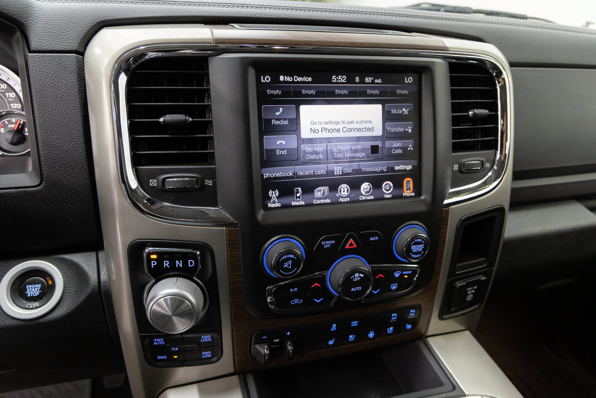 Used 2016 RAM 1500 Laramie w/ Convenience Group AWD/4WD image 19