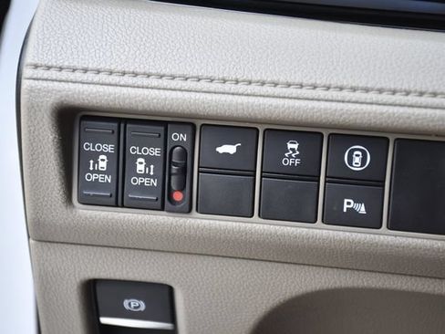 Used 2022 Honda Odyssey Elite image 18