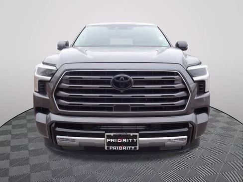 Used 2023 Toyota Sequoia Limited image 5