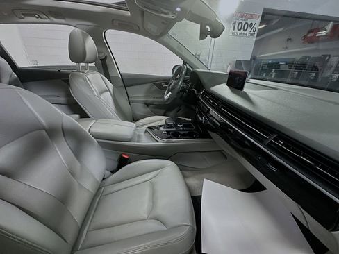 Used 2018 Audi Q7 3.0T Prestige w/ Prestige Package AWD/4WD image 32