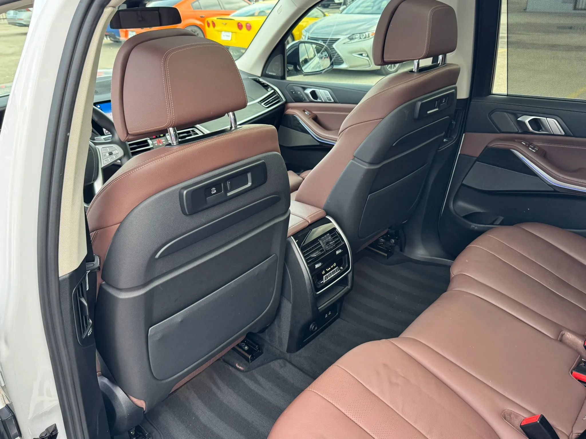 Used 2020 BMW X7 xDrive40i w/ Executive Package AWD/4WD image 27