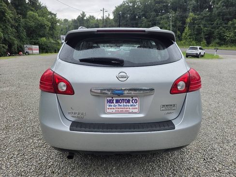 Used 2014 Nissan Rogue S w/ Convenience Package AWD/4WD image 4