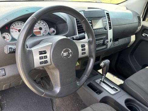Used 2014 Nissan Frontier Desert Runner RWD image 4