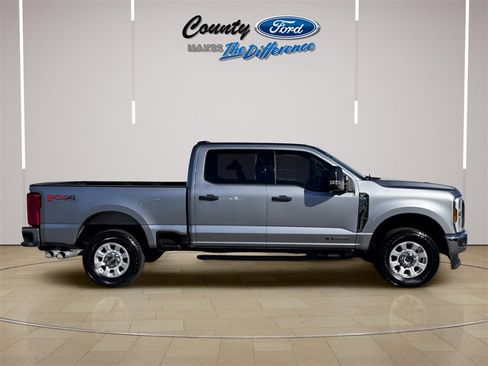 Used 2024 Ford F250 XLT w/ FX4 Off-Road Package image 9