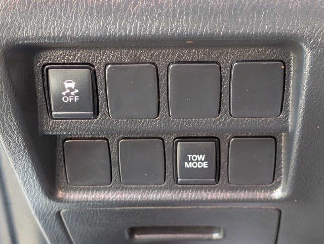 Used 2020 Nissan Pathfinder S FWD image 19