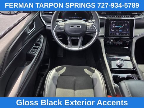 Used 2023 Jeep Grand Cherokee Altitude AWD/4WD image 17