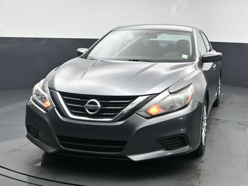 Used 2017 Nissan Altima 2.5 S w/ Power Driver Seat Package FWD image 1