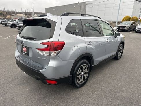 Used 2021 Subaru Forester Premium image 8