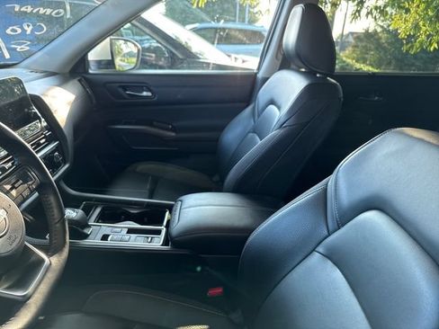 Certified 2023 Nissan Pathfinder SL w/ Lighting Package (N92) FWD image 8