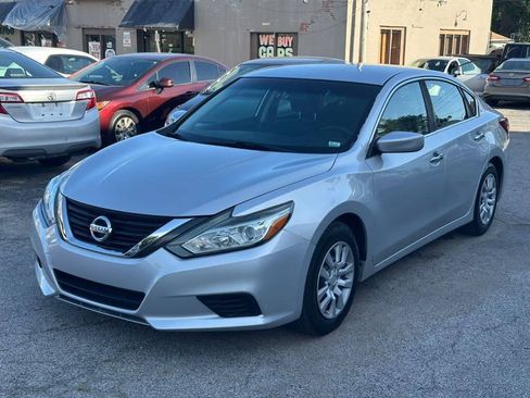 Used 2016 Nissan Altima 2.5 S w/ Power Driver Seat Package FWD image 3