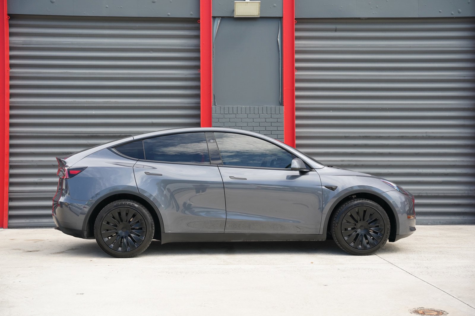 Used 2023 Tesla Model Y 2WD image 10