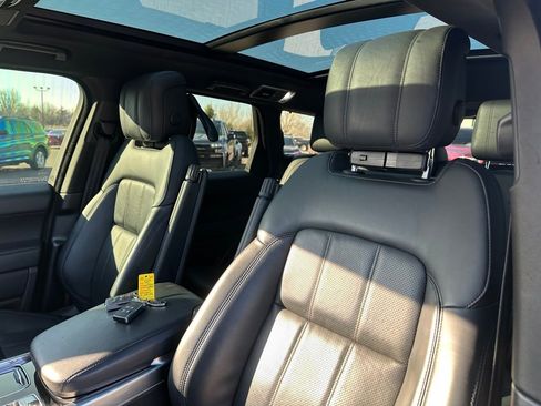 Used 2021 Land Rover Range Rover Sport HSE Silver Edition image 13