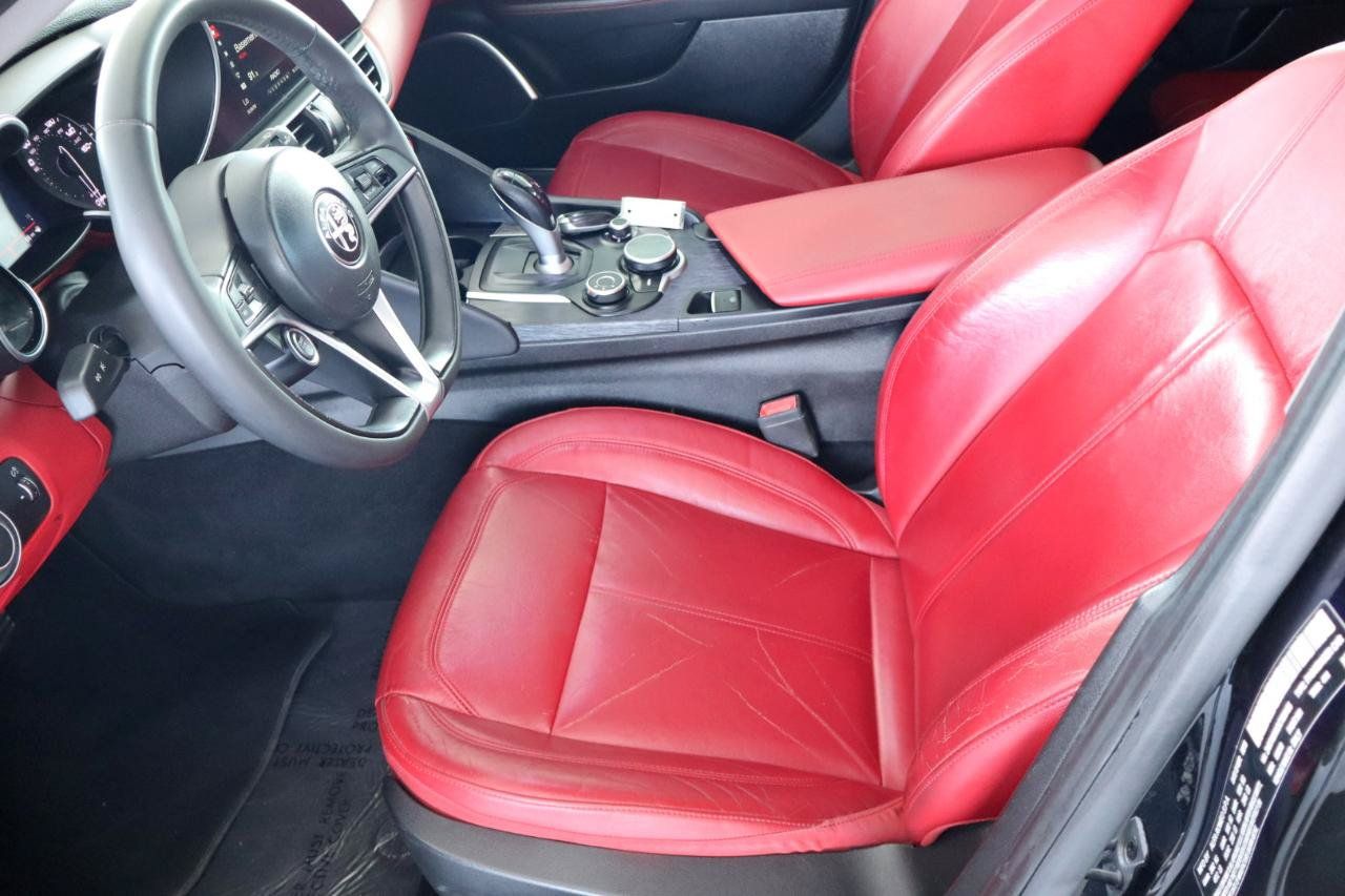 Used 2019 Alfa Romeo Giulia w/ Quick Order Package 22K Sport RWD image 21