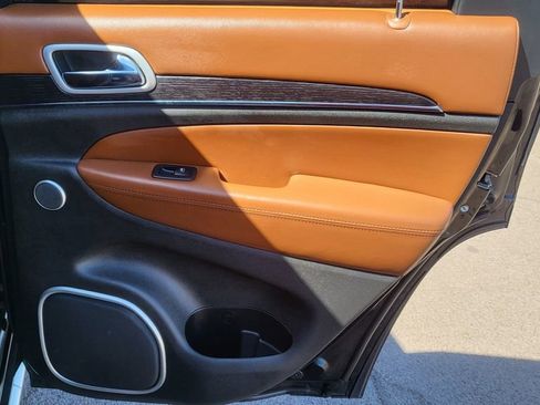 Used 2018 Jeep Grand Cherokee Summit image 21