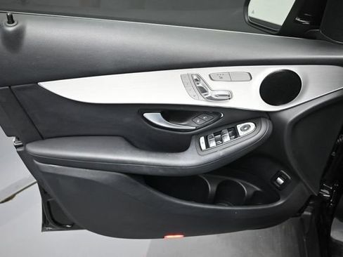 Used 2022 Mercedes-Benz GLC 300 image 21