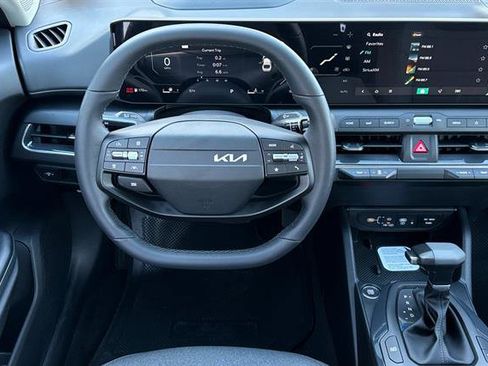 New 2025 Kia K4 EX image 16