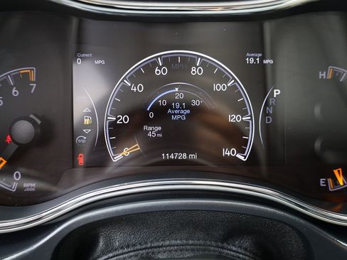 Used 2018 Jeep Grand Cherokee Limited AWD/4WD image 25