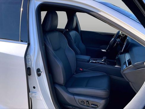 Used 2026 Lexus RX 350 Premium w/ Accessory Package (2T) FWD image 8