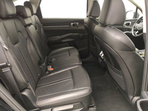Used 2024 Kia Sorento S FWD image 19